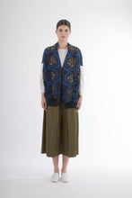 Load image into Gallery viewer, Y2K Issey Miyake Graphic Print Pleated Shrug

