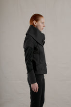 Load image into Gallery viewer, Fall 2003 Tom Ford for Gucci Suit
