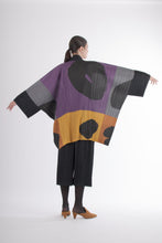 Load image into Gallery viewer, Issey Miyake Ikko Tanaka Capsule Collection Pleated Kimono Set
