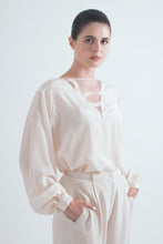 Load image into Gallery viewer, 1970&#39;s Gucci Cream Silk Blouse W/ Ribbon Appliqué Decote
