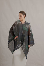Load image into Gallery viewer, Y2K Issey Miyake Pleats Please Printed Capote
