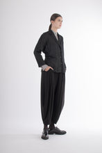 Load image into Gallery viewer, 1990&#39;s Issey Miyake Black Crinkle Lightweight Blazer Top
