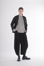 Load image into Gallery viewer, 1990&#39;s Issey Miyake Black Crinkle Lightweight Blazer Top
