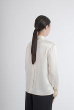 Load image into Gallery viewer, 1980&#39;s Chanel Cream Silk Blouse
