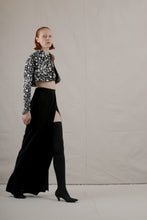 Load image into Gallery viewer, 1980&#39;s Geoffrey Beene Black/White Quilted Bolero
