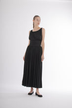 Load image into Gallery viewer, 1960&#39;s Traina Norell Black Silk Jersey Dress
