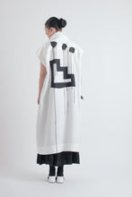 Load image into Gallery viewer, Issey Miyake Ikko Tanaka Graphic Print Linen Robe with Built In Scarf
