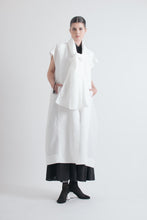 Load image into Gallery viewer, Issey Miyake Ikko Tanaka Graphic Print Linen Robe with Built In Scarf
